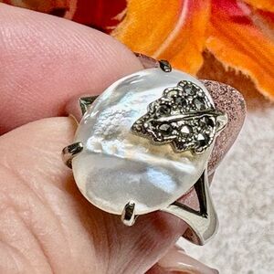 Elegant Silver and White Pearl Ring
